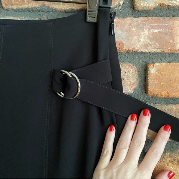 NWT Cinq à Sept Diana black pants with silver hardware - Picture 3 of 9